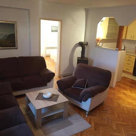 Apartman Lidija リヴノ エクステリア 写真