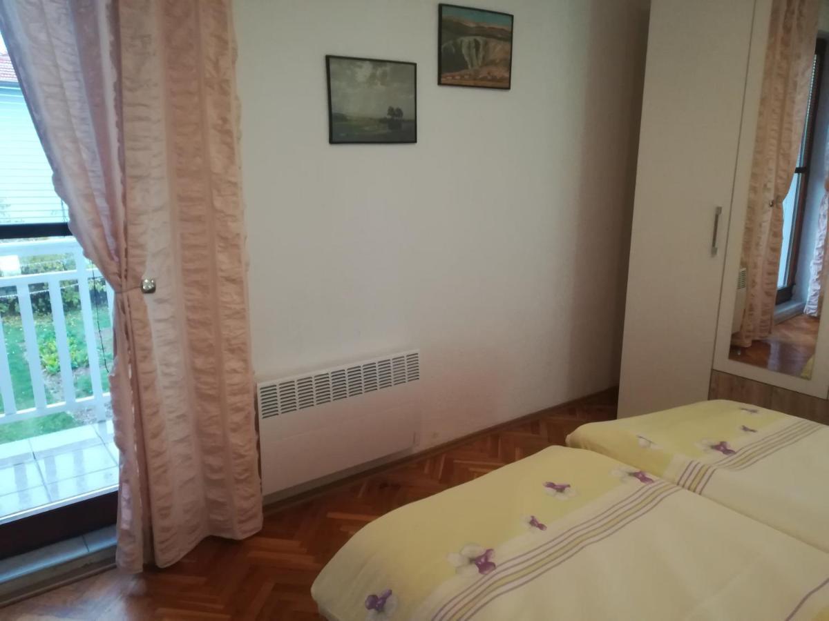 Apartman Lidija リヴノ エクステリア 写真