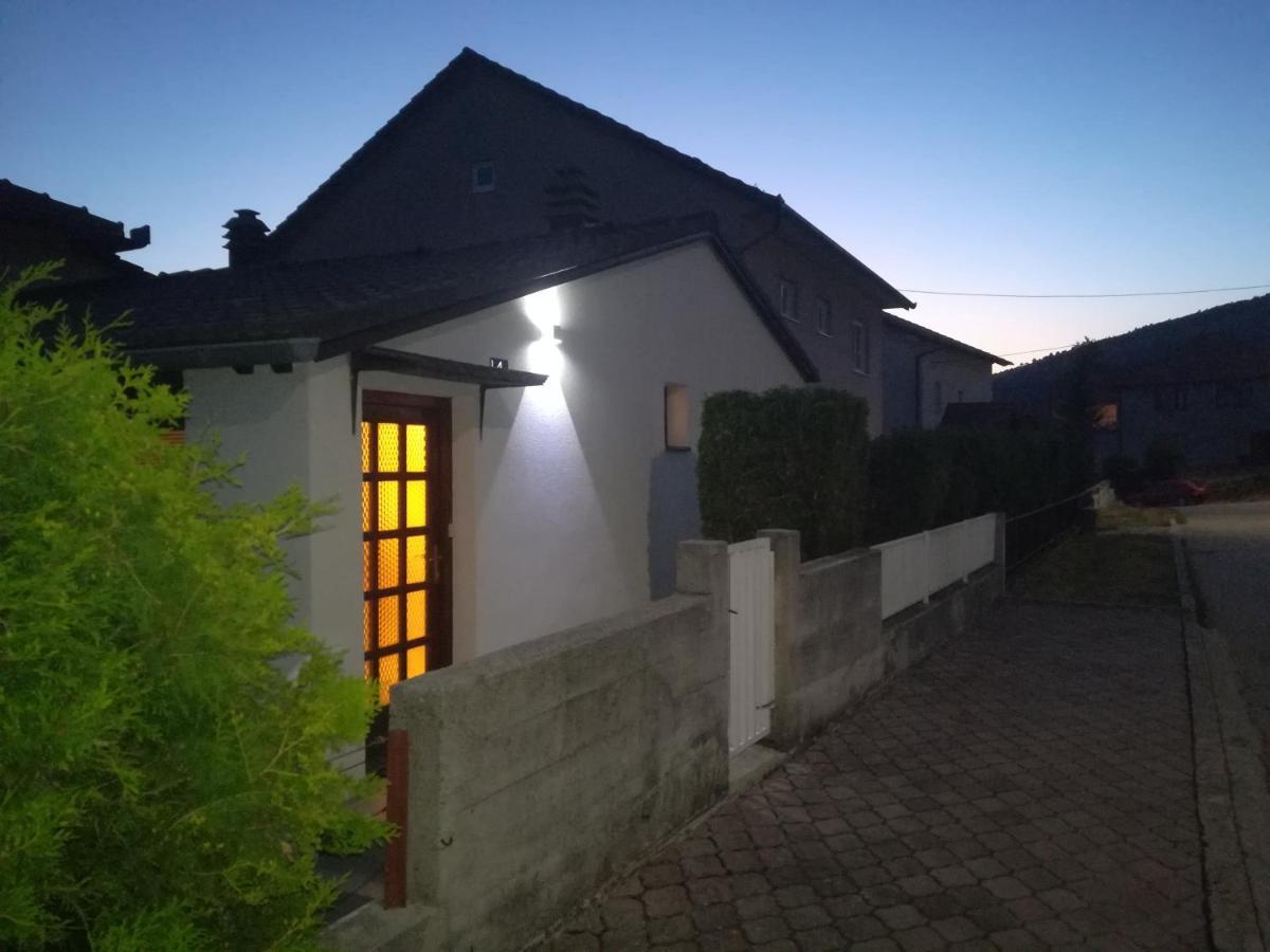 Apartman Lidija リヴノ エクステリア 写真