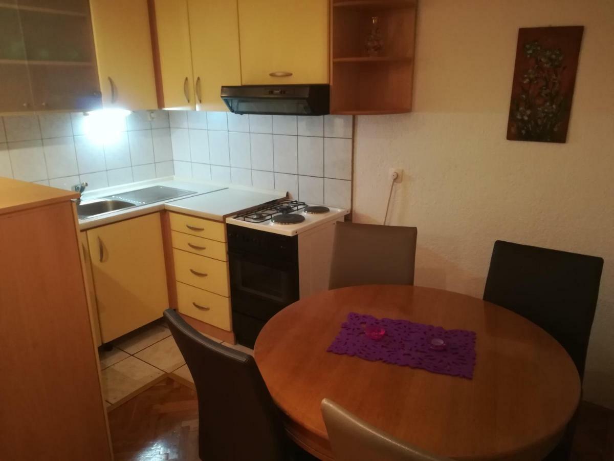 Apartman Lidija リヴノ エクステリア 写真