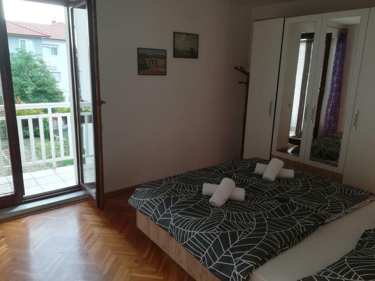 Apartman Lidija リヴノ エクステリア 写真