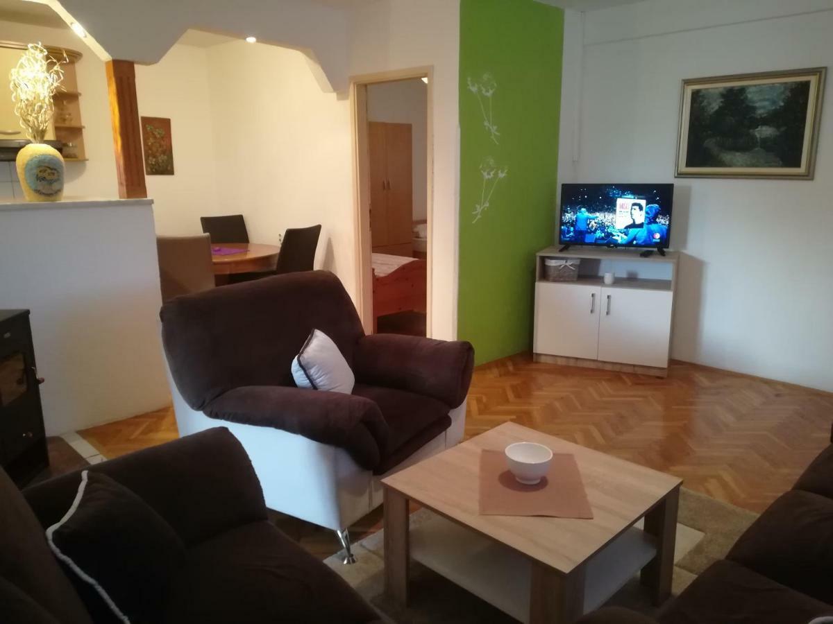 Apartman Lidija リヴノ エクステリア 写真