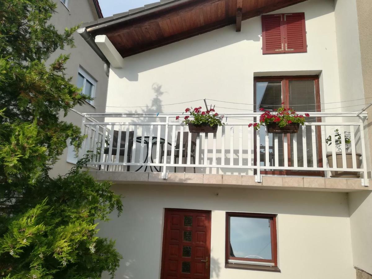 Apartman Lidija リヴノ エクステリア 写真